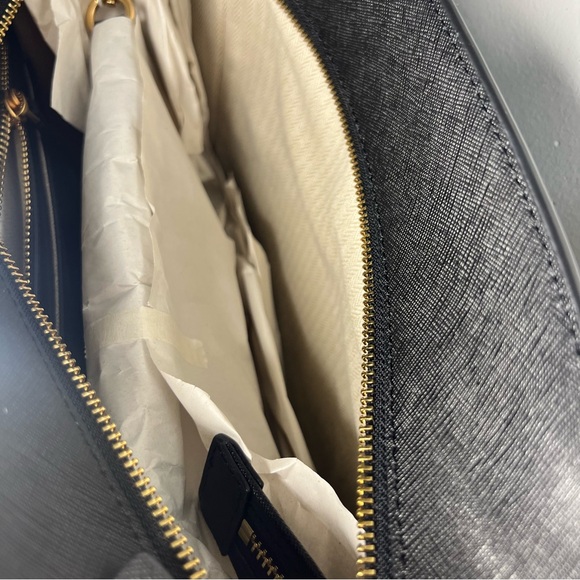 Tory Burch Emerson Tote Bag - Picture 5 of 8